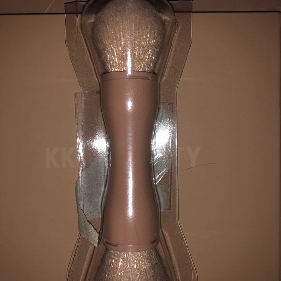 KKW Beauty Powder Contour & Highlight Set in Dark - Picture 3 of 4